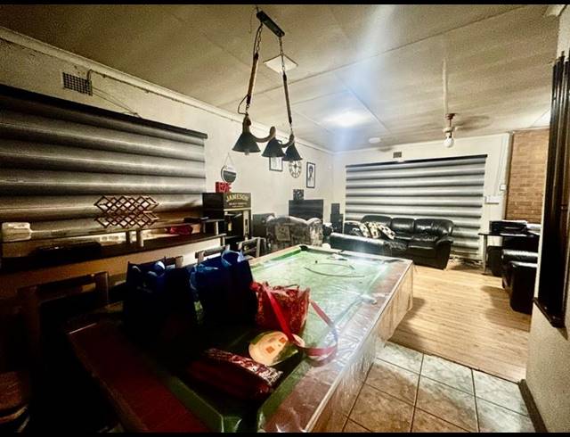 3 BEDROOM HOUSE FOR SALE IN VANDERBIJLPARK CE 3